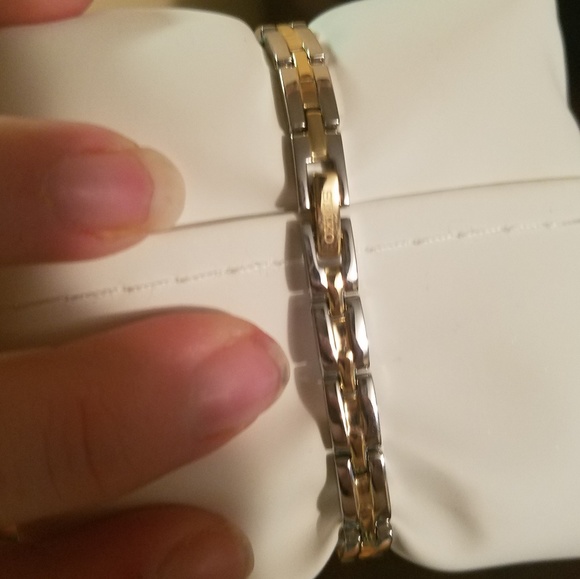 Womens seiko solar powered watch - Picture 2 of 2